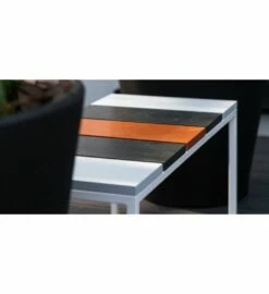 Unica Semi-Gloss Enamel 16 Unica Semi-Gloss Enamel -Tikkurila Sales 525 6001 0160 5 ulkokaluste 2 1